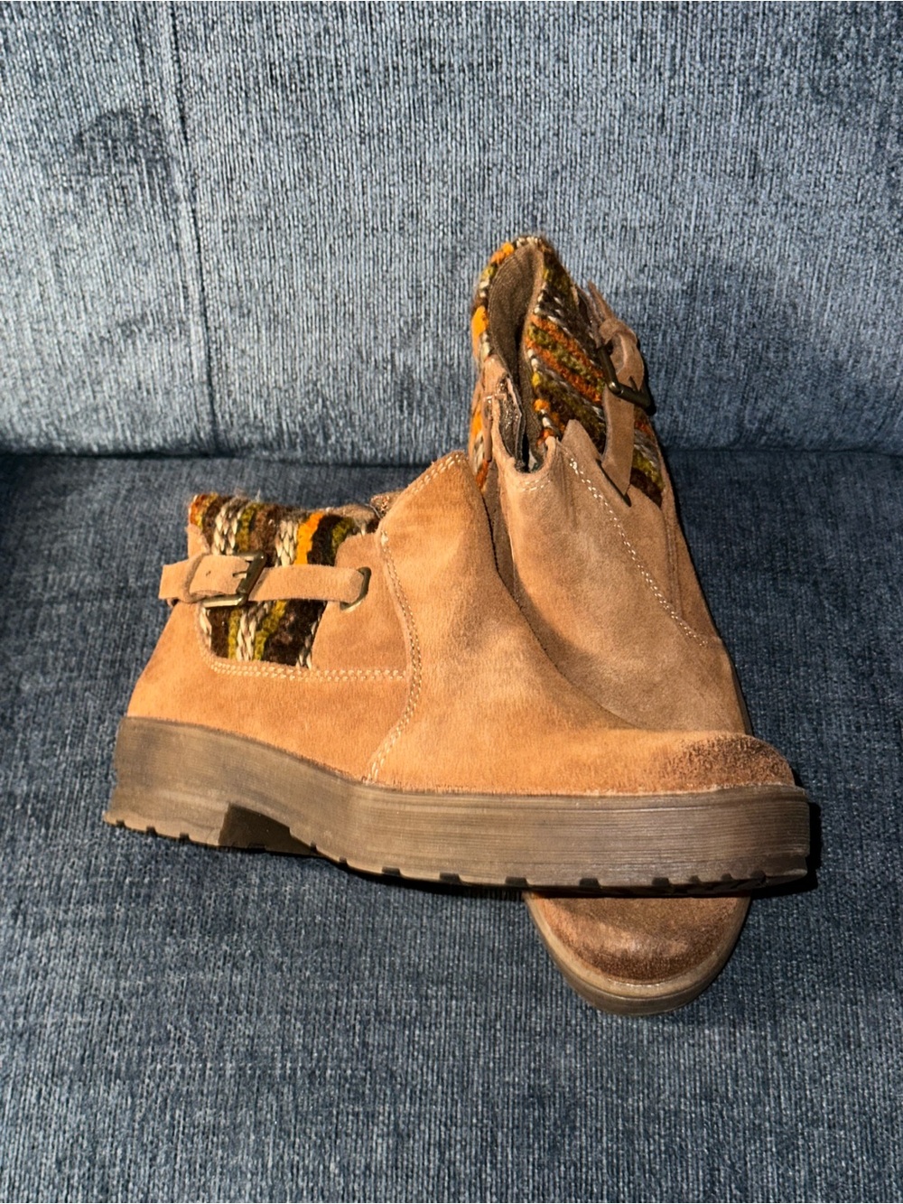 Earth Origins Tan Suede Ankle Boots with Multicolor Knit Trim Size 8
